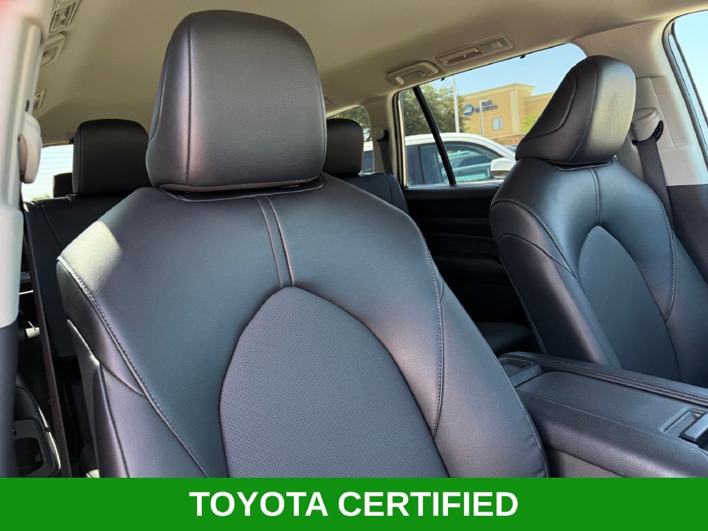 Used 2025 Toyota Grand Highlander AWD image 25