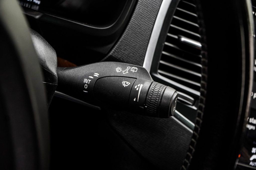 Used 2021 Volvo XC90 T8 Inscription Expression w/ Climate Package image 32