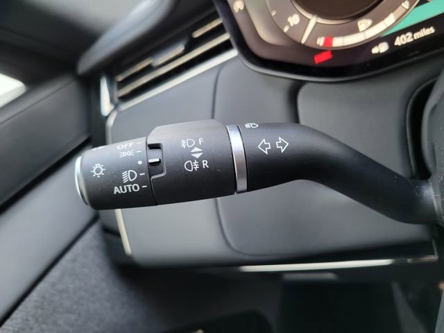 Used 2025 Land Rover Range Rover Sport SE image 31