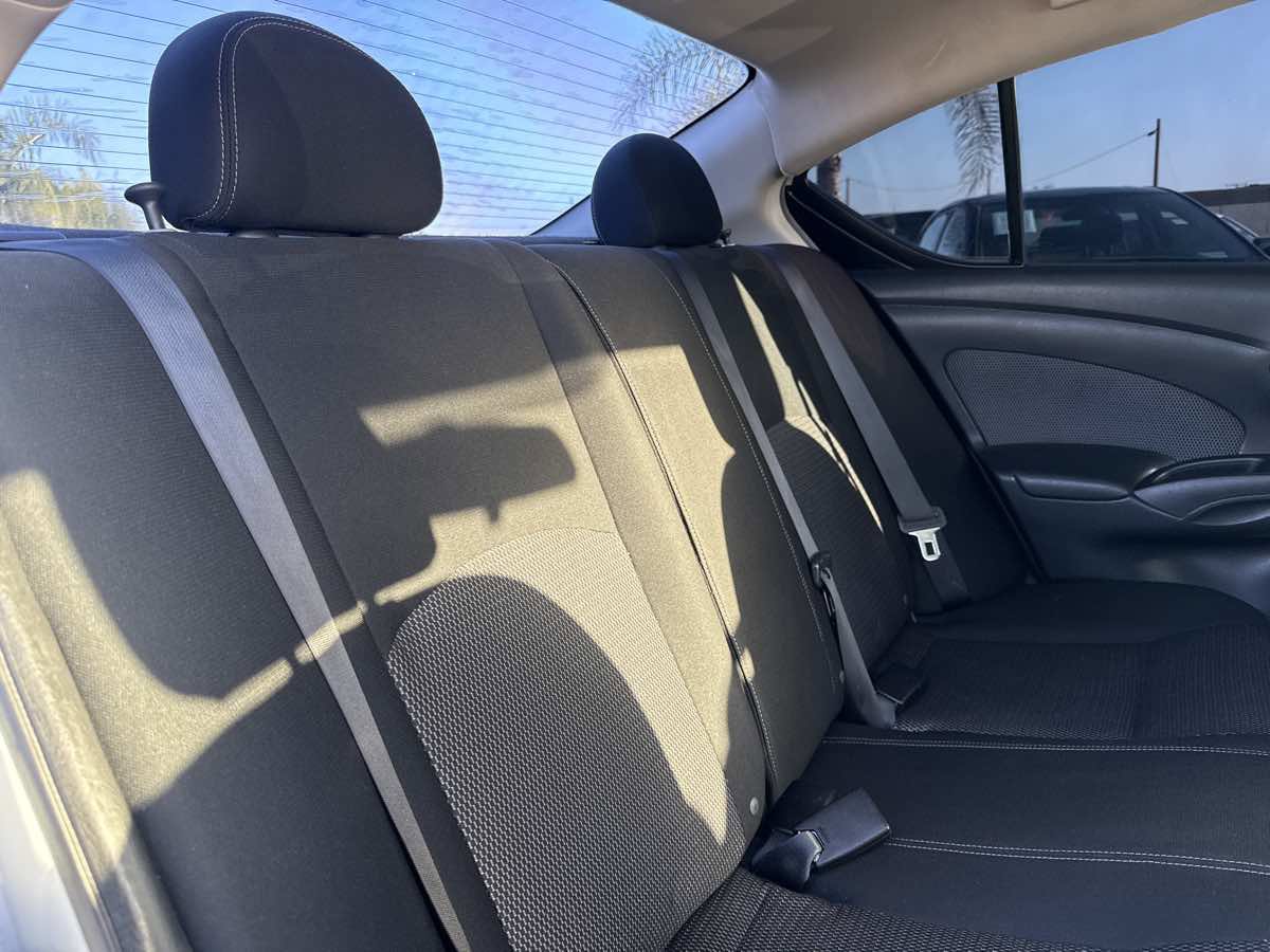 Used 2015 Nissan Versa SV FWD image 19