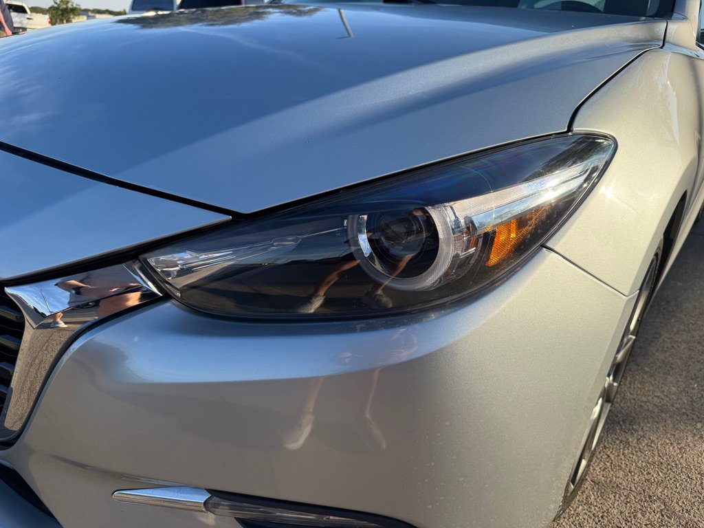 Used 2018 MAZDA MAZDA3 Grand Touring w/ Premium Equipment Package FWD image 9