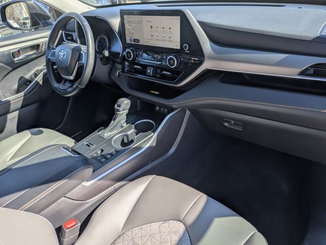 Used 2023 Toyota Highlander Bronze Edition image 35