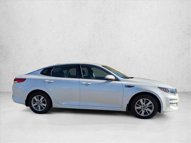Used 2017 Kia Optima LX FWD image 4