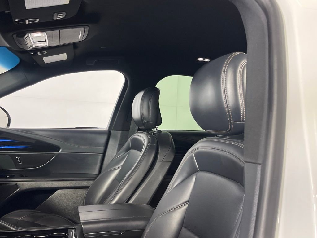 Used 2024 Lincoln Nautilus Premier w/ Jet Appearance Package image 20