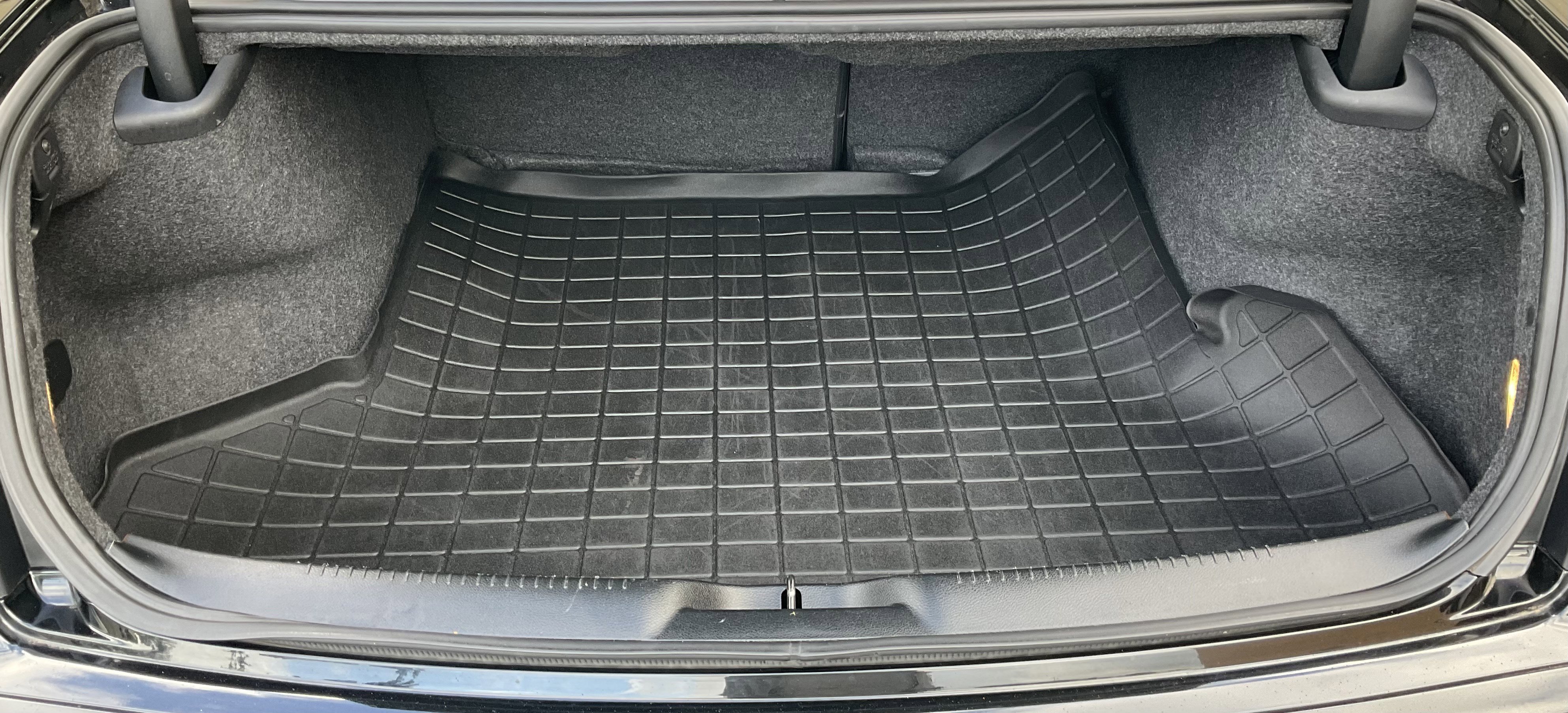 Used 2019 Chrysler 300 S AWD/4WD image 38