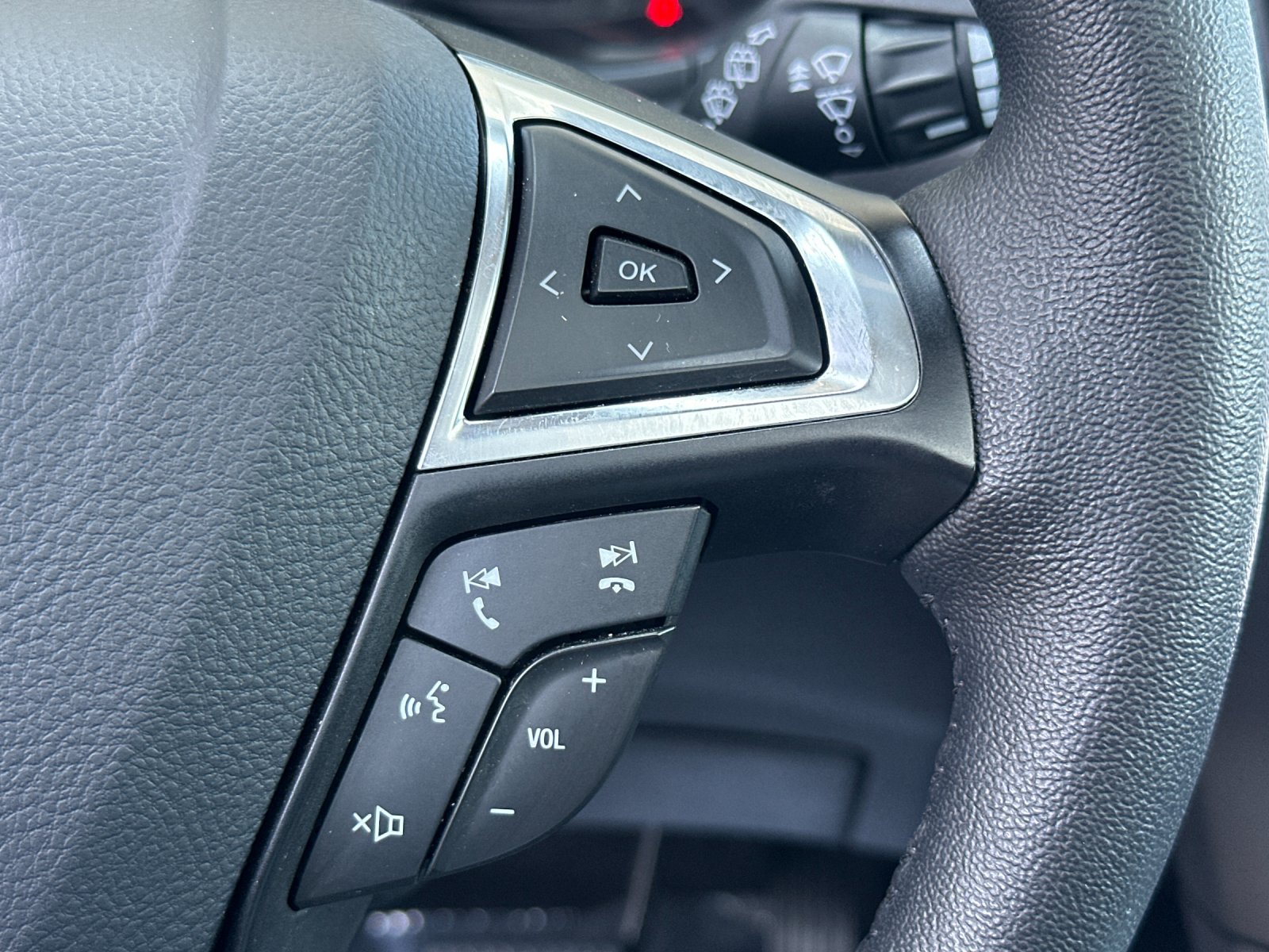 Certified 2024 Ford Edge SEL w/ Convenience Package AWD/4WD image 29