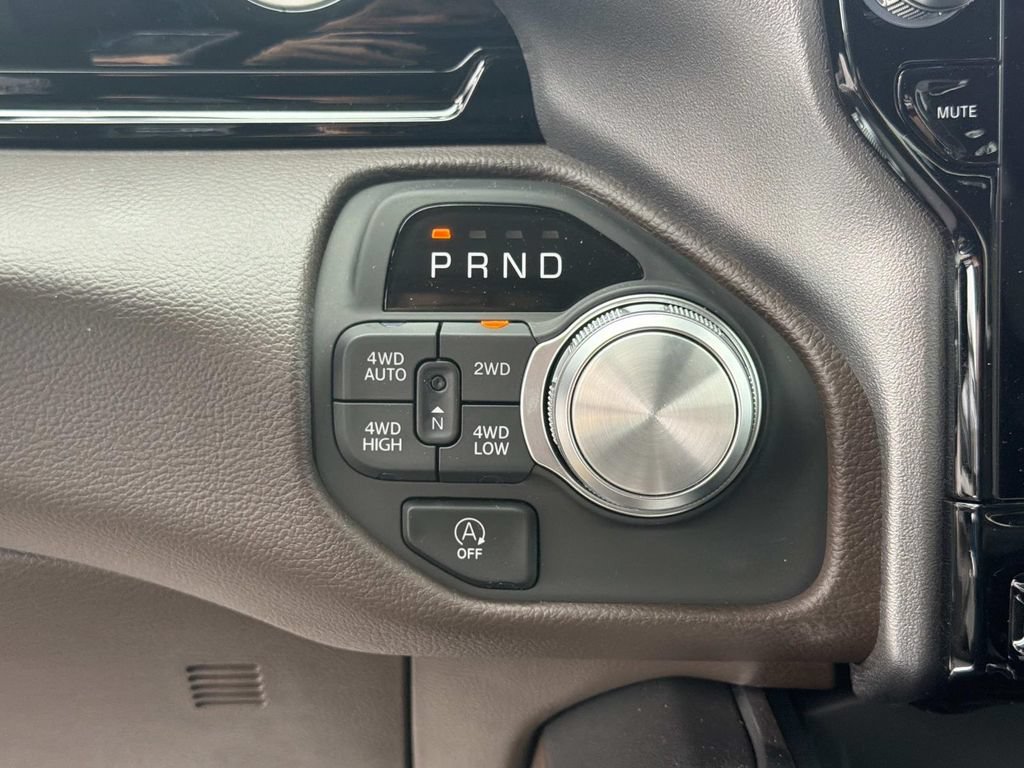 New 2026 RAM 1500 Laramie AWD/4WD image 7