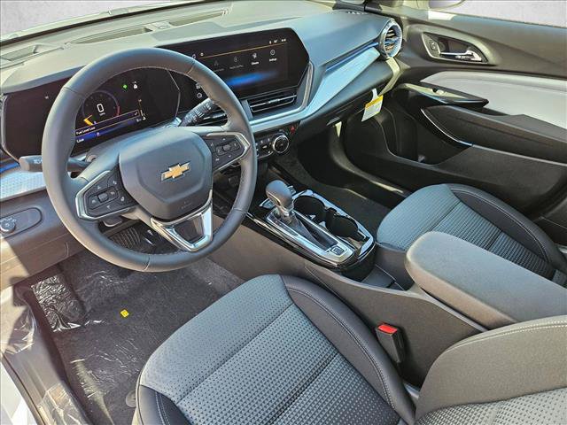 New 2026 Chevrolet Trax LT w/ Driver Confidence Package FWD image 3