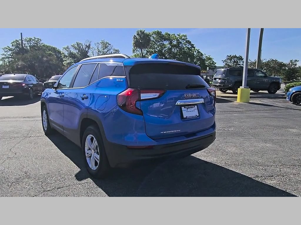 Used 2024 GMC Terrain SLE w/ Driver Convenience Package FWD image 28