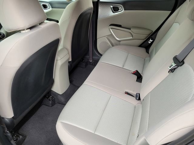 Used 2025 Kia Soul LX FWD image 16