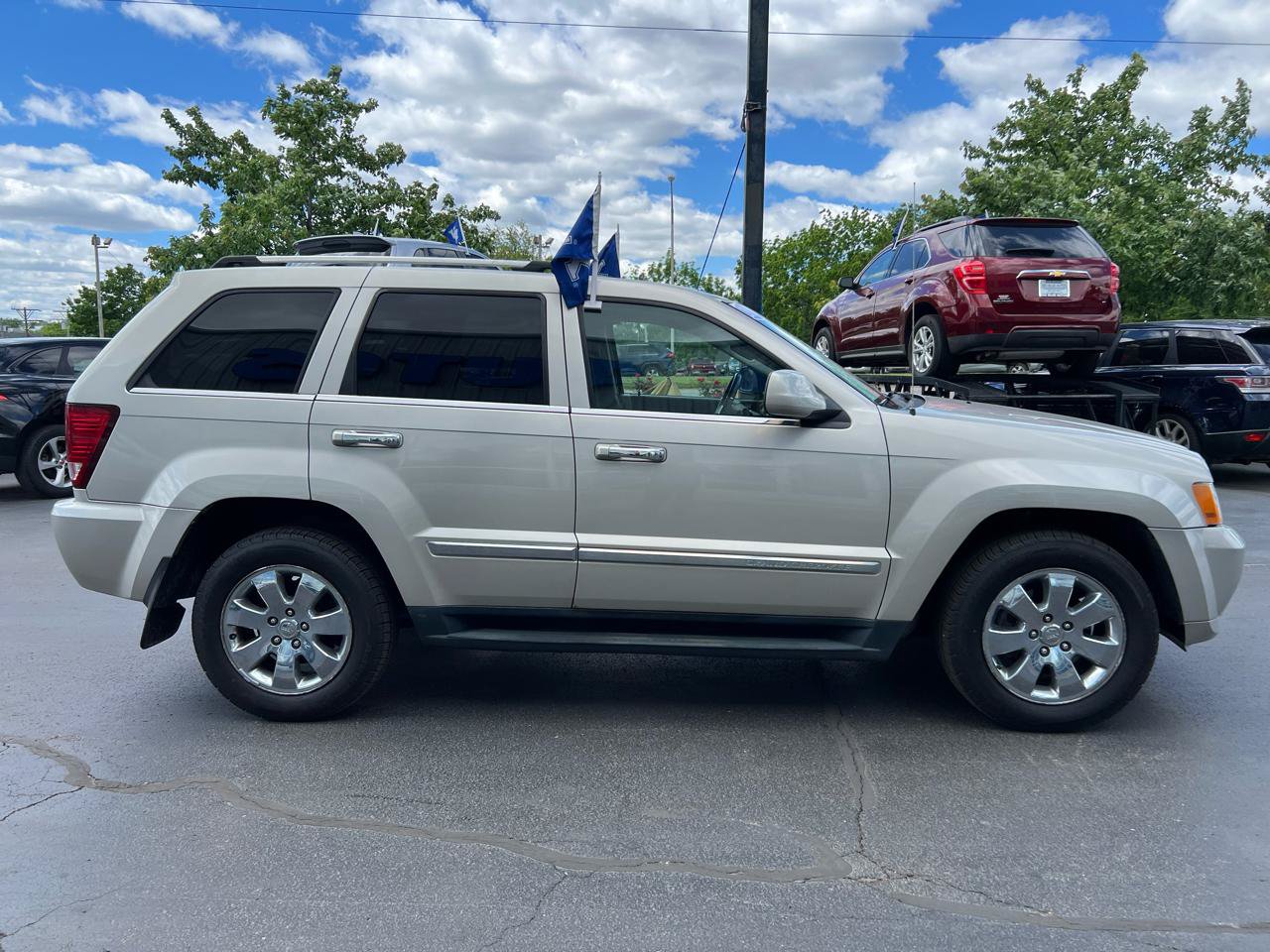 Used 2010 Jeep Grand Cherokee Limited AWD/4WD image 7