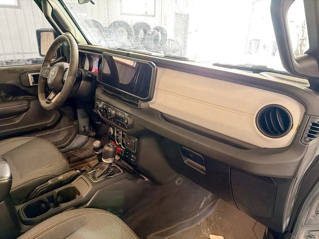Used 2024 Jeep Wrangler Willys image 10