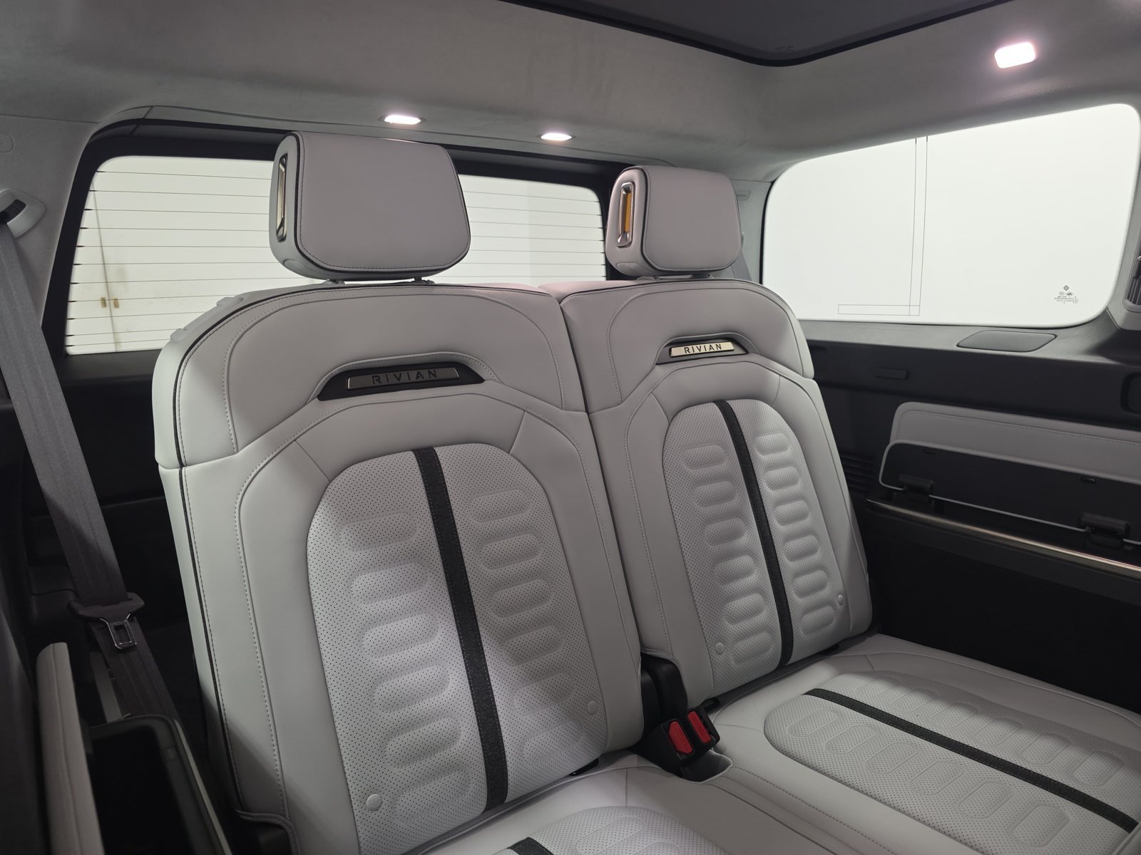 Used 2024 Rivian R1S Adventure Quad AWD/4WD image 25