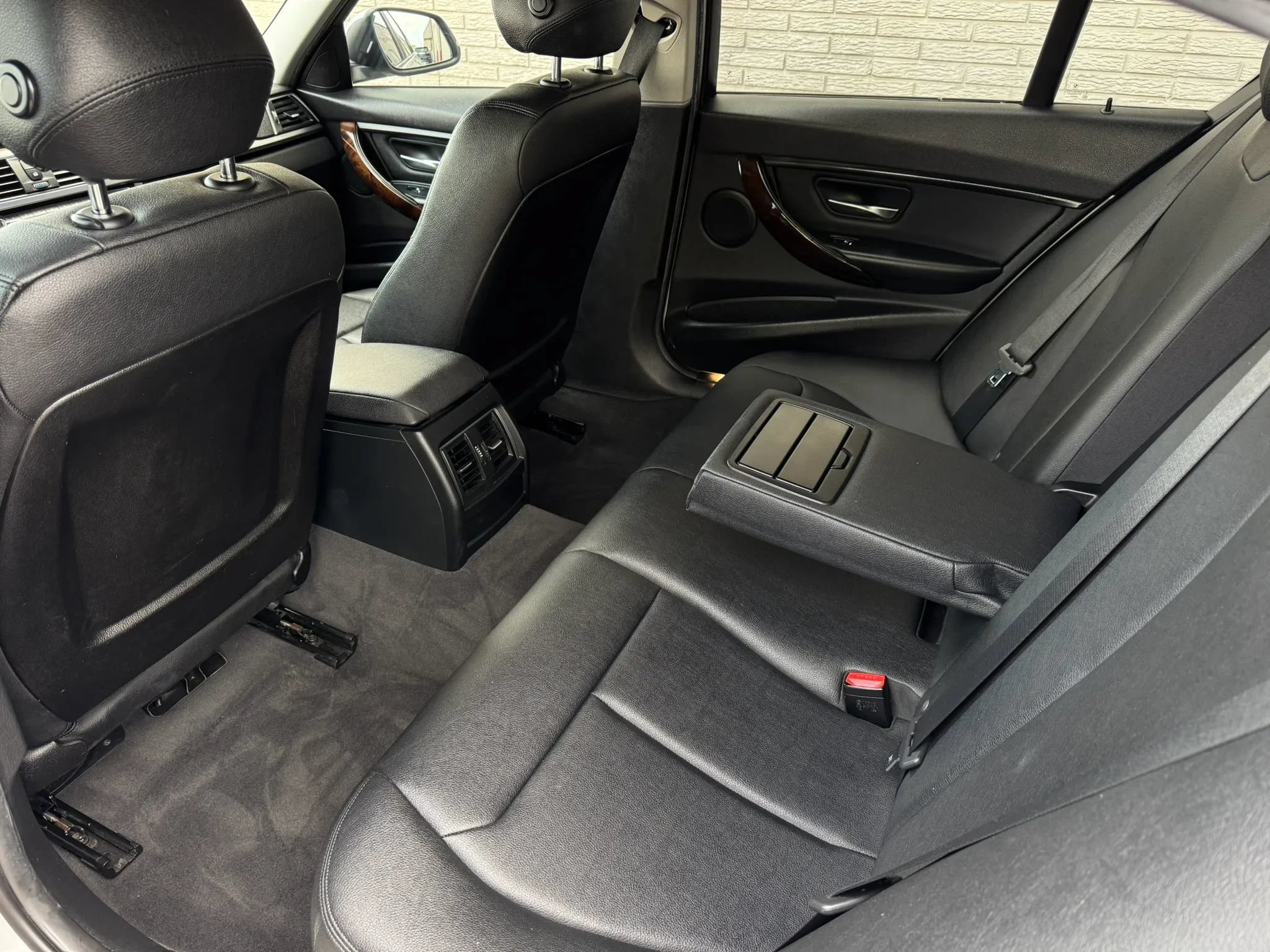 Used 2016 BMW 320i Sedan RWD image 14