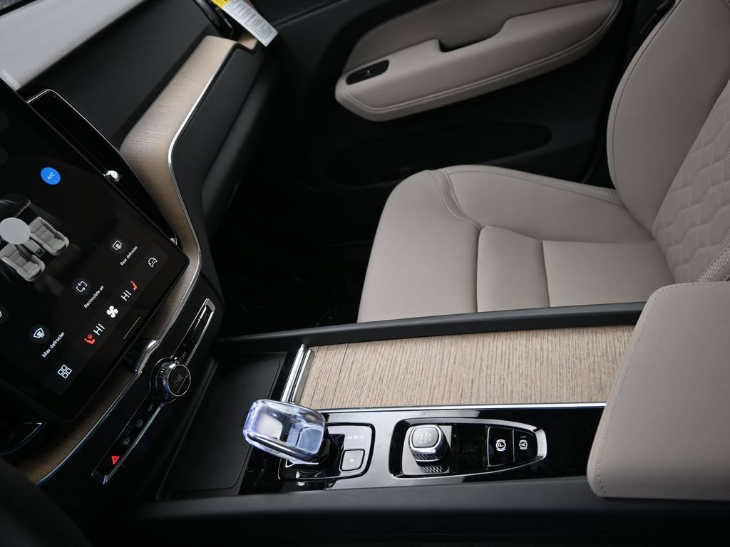 New 2026 Volvo XC60 B5 Plus w/ Protection Package Premier AWD/4WD image 16