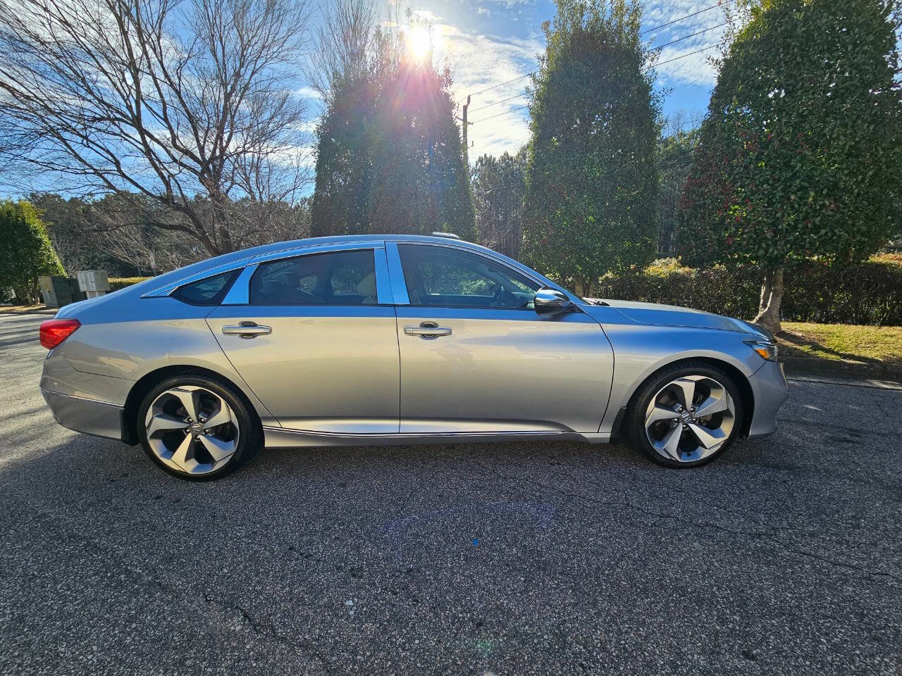 Used 2019 Honda Accord Touring image 6