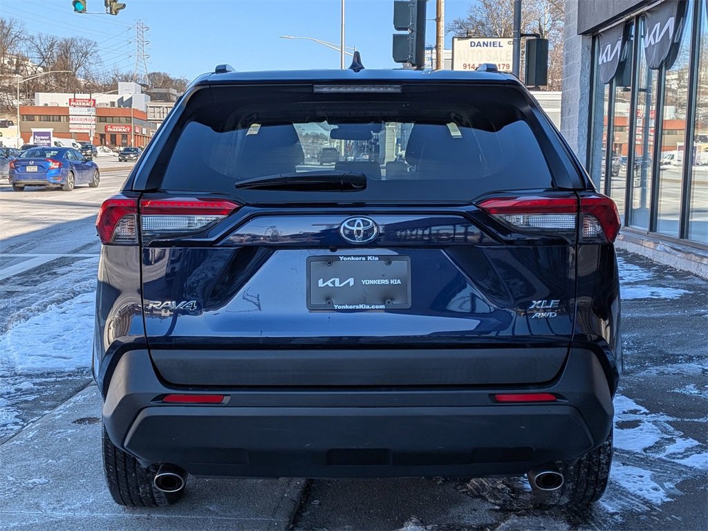 Used 2019 Toyota RAV4 XLE Premium w/ Cold Weather Package image 7