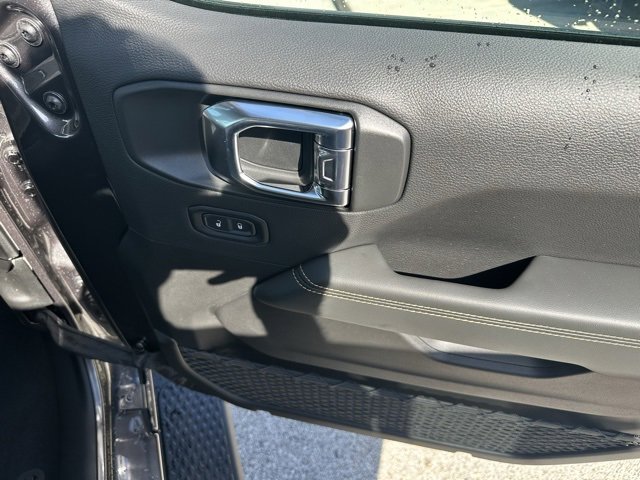 New 2025 Jeep Gladiator Sport image 11