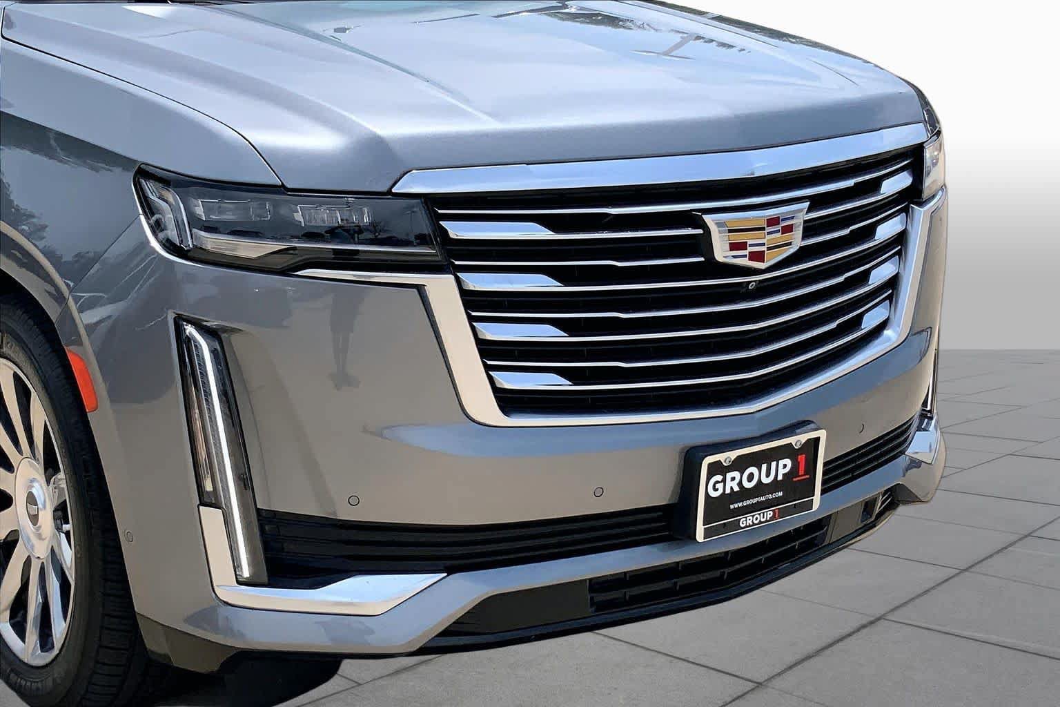 Used 2022 Cadillac Escalade Premium Luxury Platinum w/ Heavy-Duty Trailer Package AWD/4WD image 30