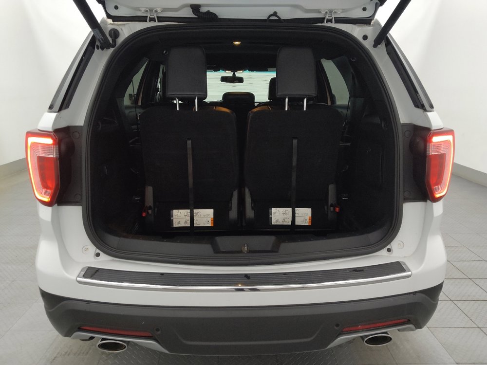 Used 2018 Ford Explorer XLT w/ Equipment Group 202A image 29