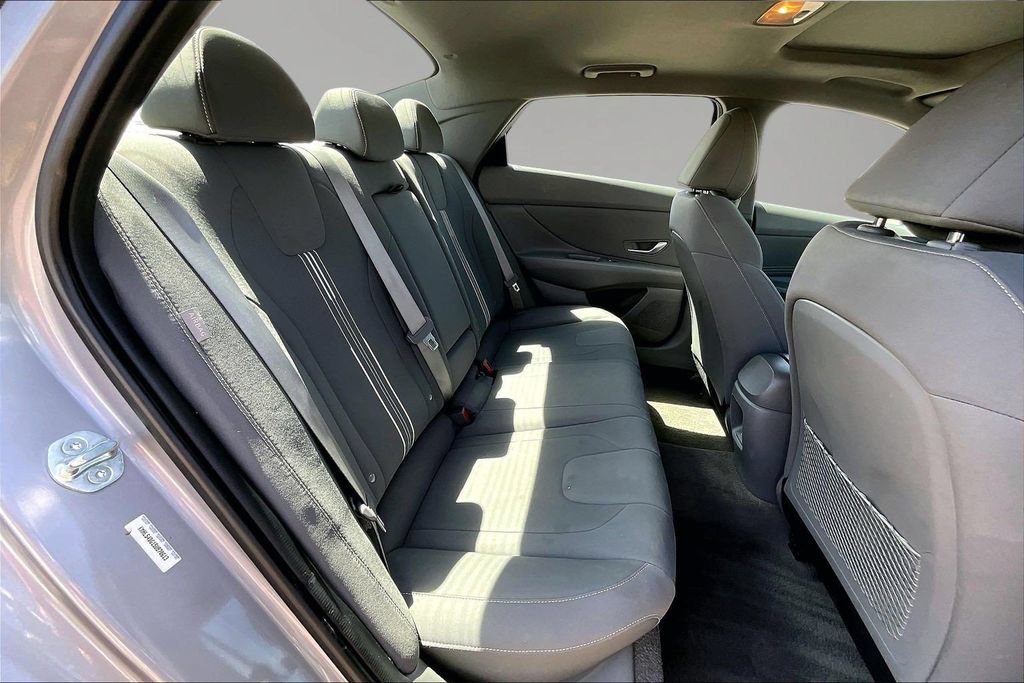 Used 2025 Hyundai Elantra SEL FWD image 25