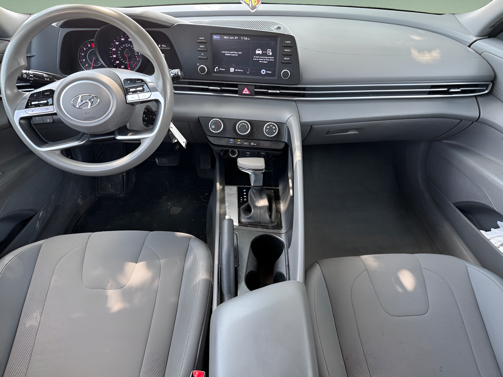 Used 2021 Hyundai Elantra SE FWD image 16