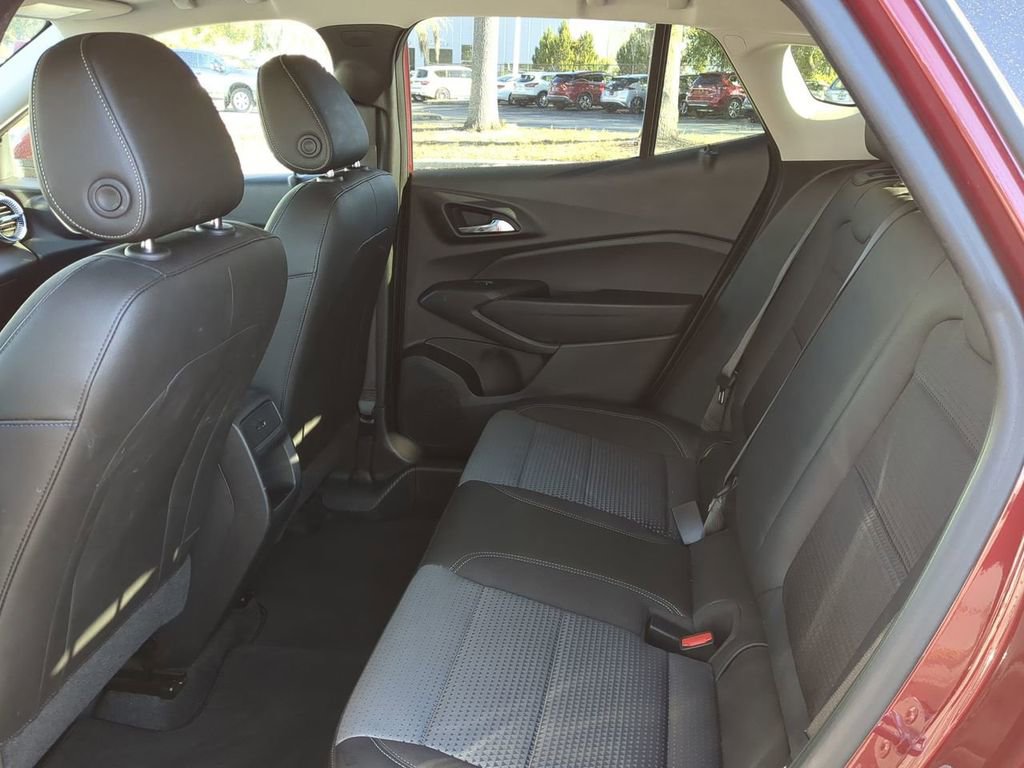 Used 2025 Chevrolet Trax LT w/ LT Convenience Package image 14