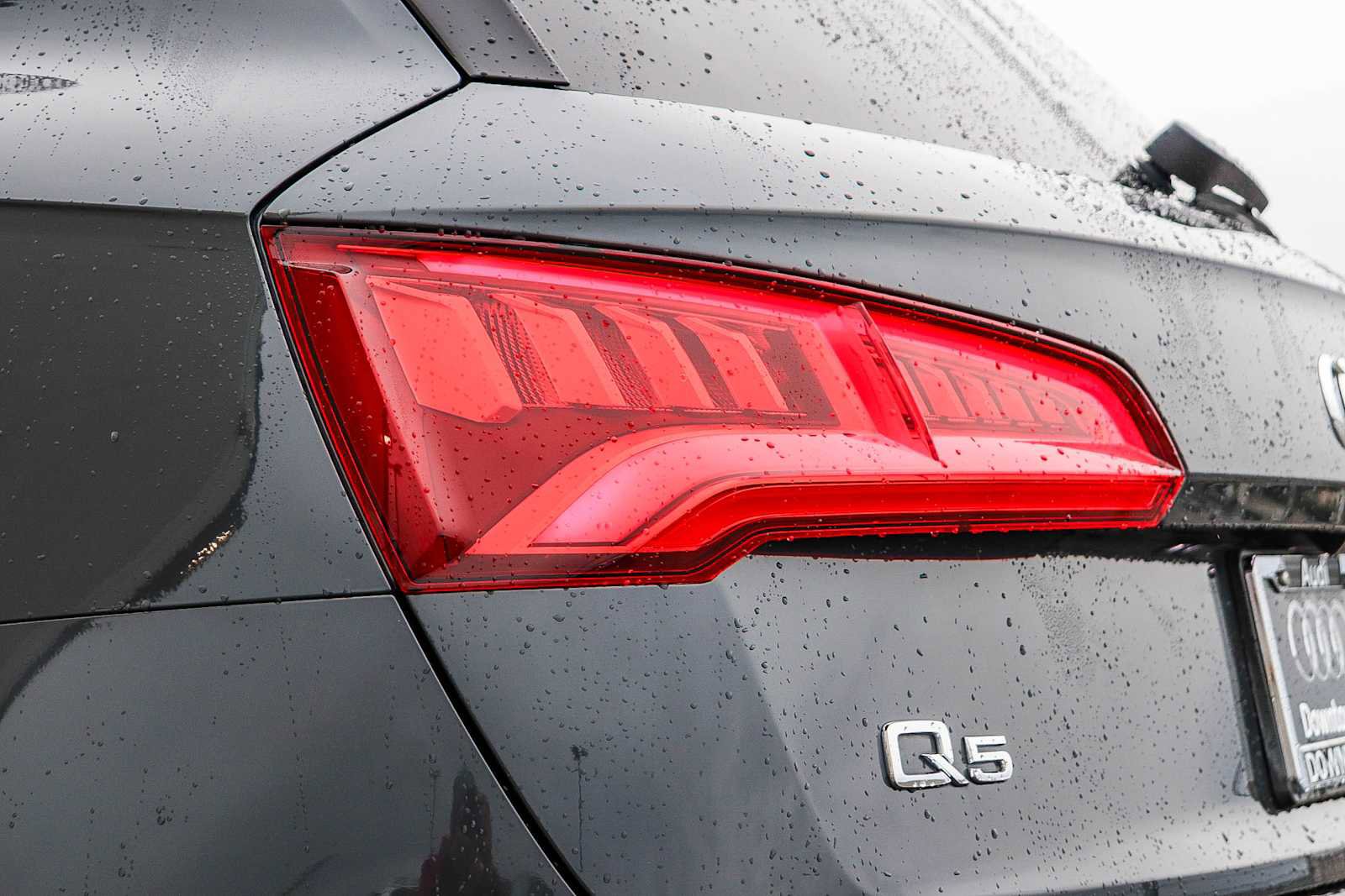 Used 2020 Audi Q5 e Premium Plus w/ Premium Plus Package image 12