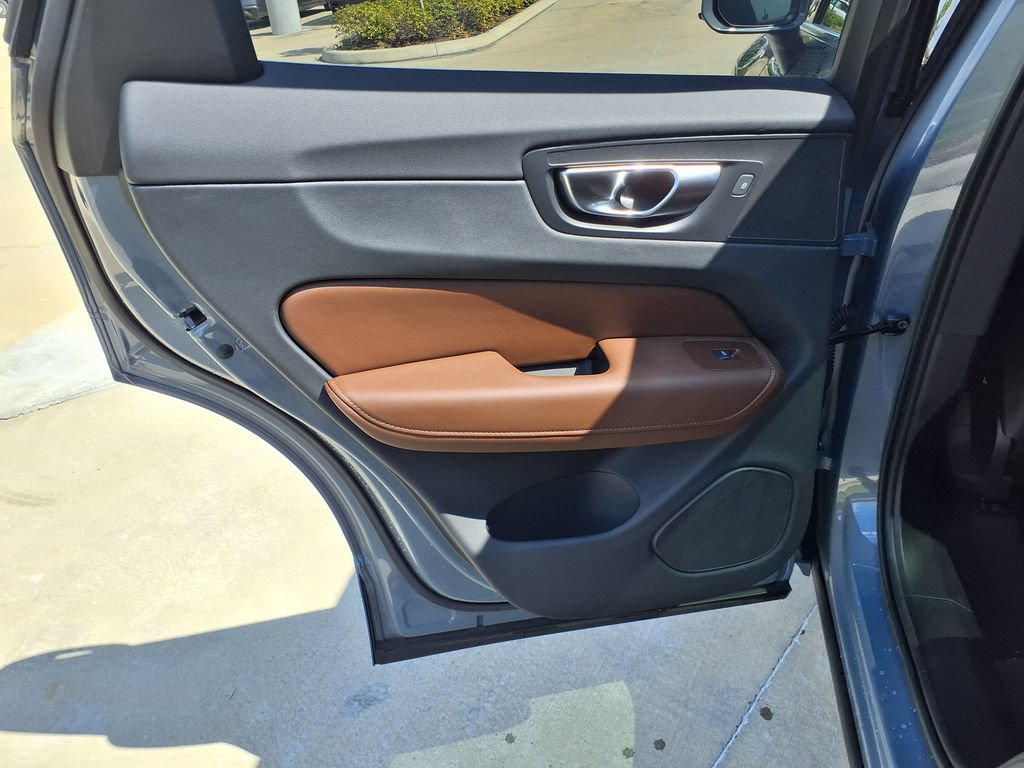 Certified 2023 Volvo XC60 B5 Ultimate AWD/4WD image 16