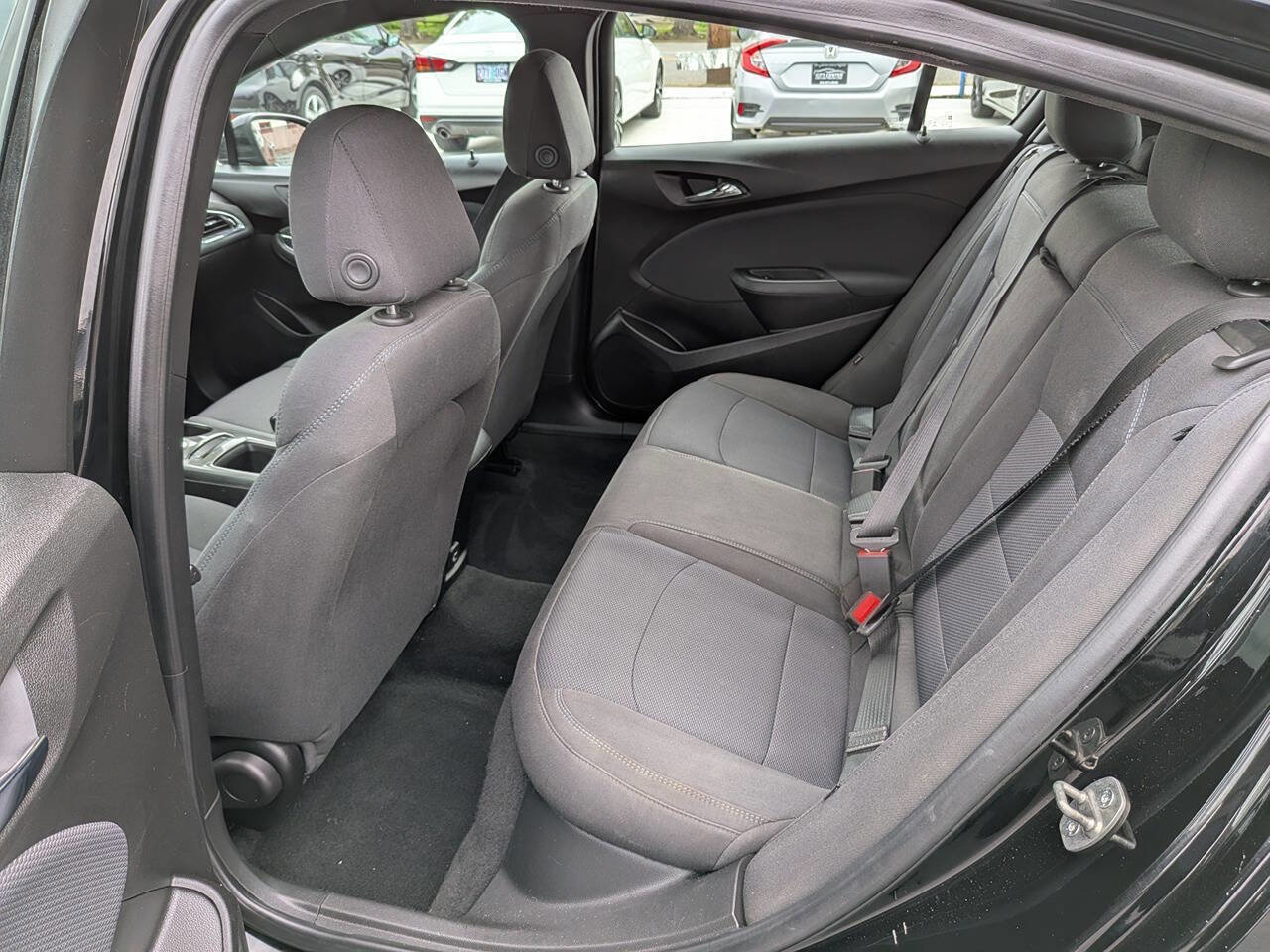 Used 2019 Chevrolet Cruze LT w/ RS Package FWD image 9