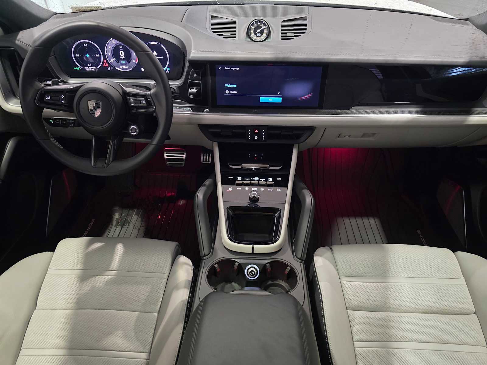 Used 2025 Porsche Cayenne Turbo AWD/4WD image 21