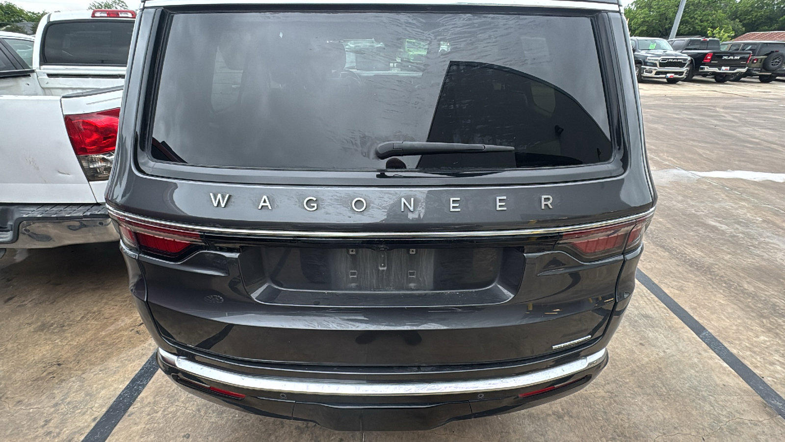 Used 2022 Jeep Wagoneer Series I RWD image 6
