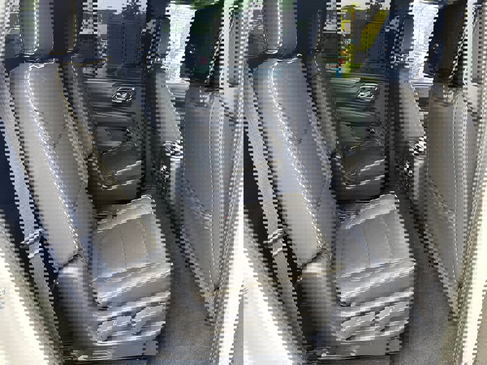 Certified 2021 GMC Yukon SLT w/ SLT Luxury Plus Package image 18