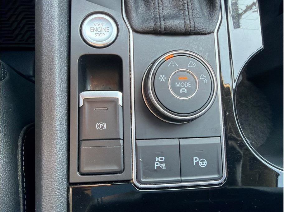 Used 2018 Volkswagen Atlas SEL Premium AWD/4WD image 25