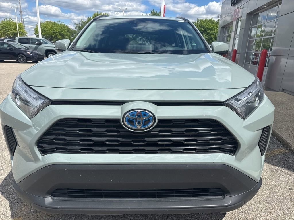 Used 2023 Toyota RAV4 XLE w/ Convenience Package AWD/4WD image 3