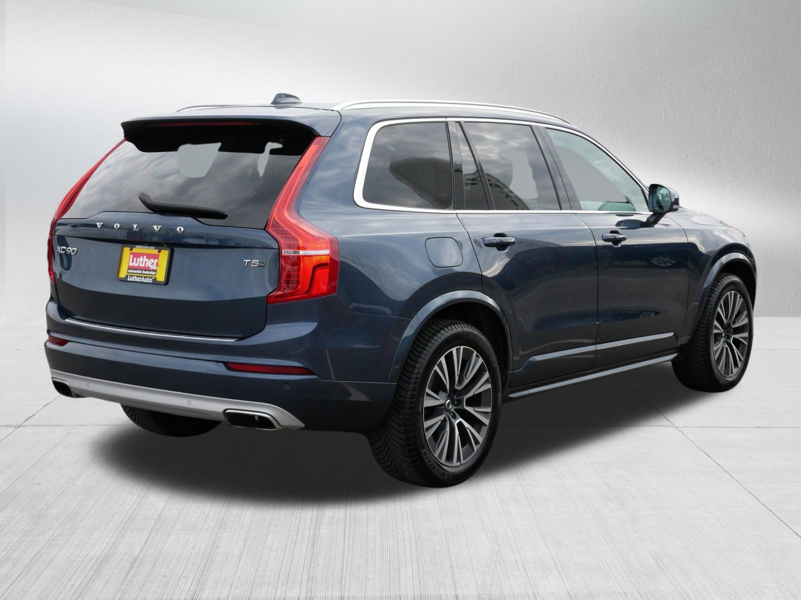 Used 2021 Volvo XC90 T5 Momentum w/ Climate Package image 7