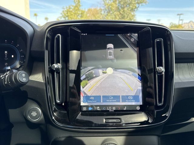 Certified 2025 Volvo XC40 B5 Core w/ Protection Package Premier AWD/4WD image 27