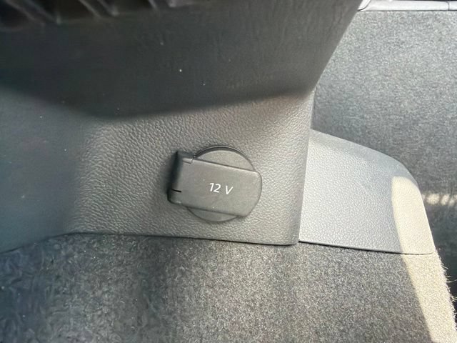 Used 2020 Volkswagen Tiguan SE FWD image 12
