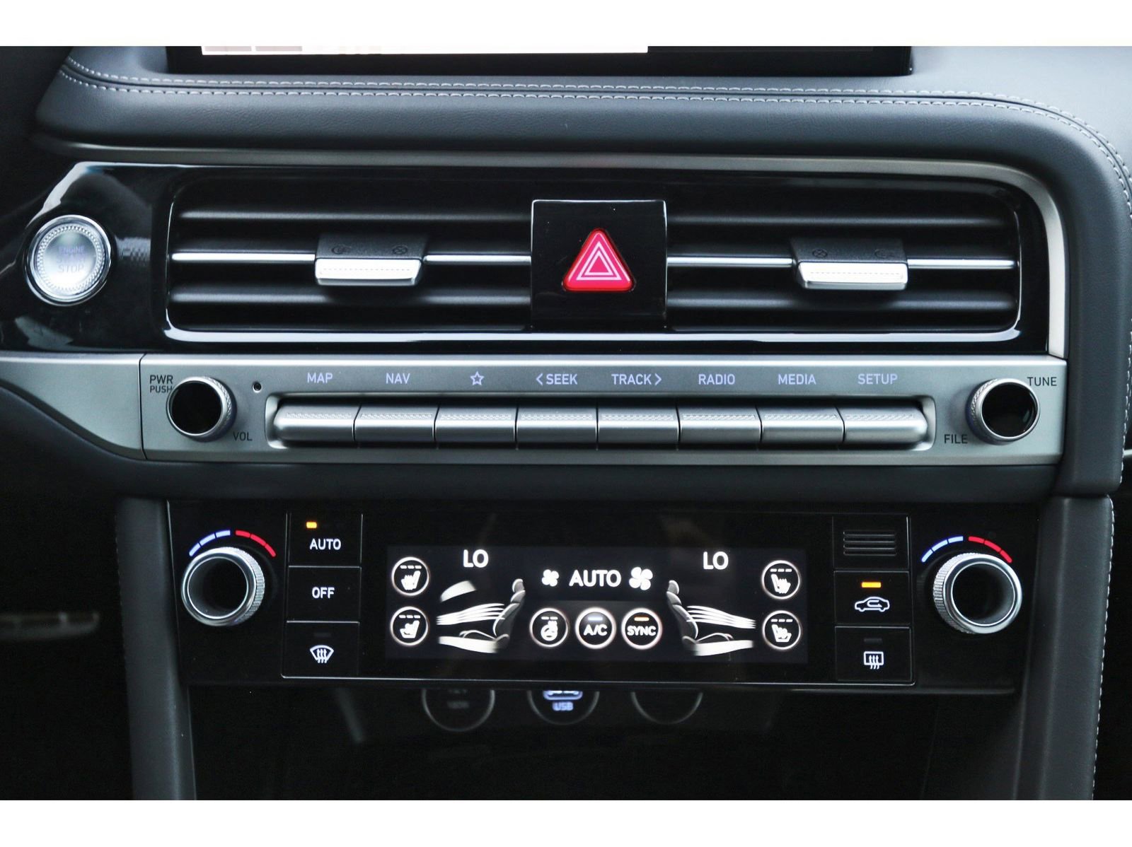 Used 2025 Genesis G70 3.3T Advanced w/ Sport Prestige Package image 27