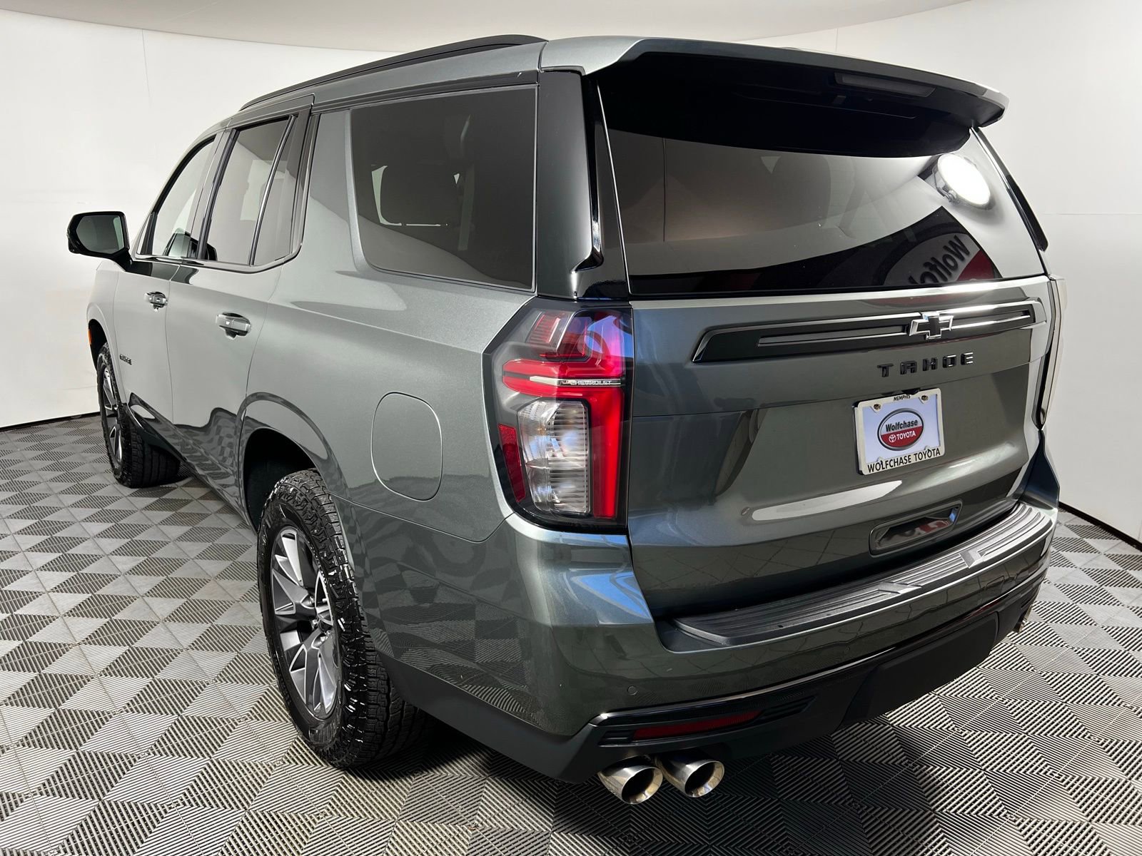 Used 2023 Chevrolet Tahoe Z71 w/ Z71 Off-Road Package AWD/4WD image 7