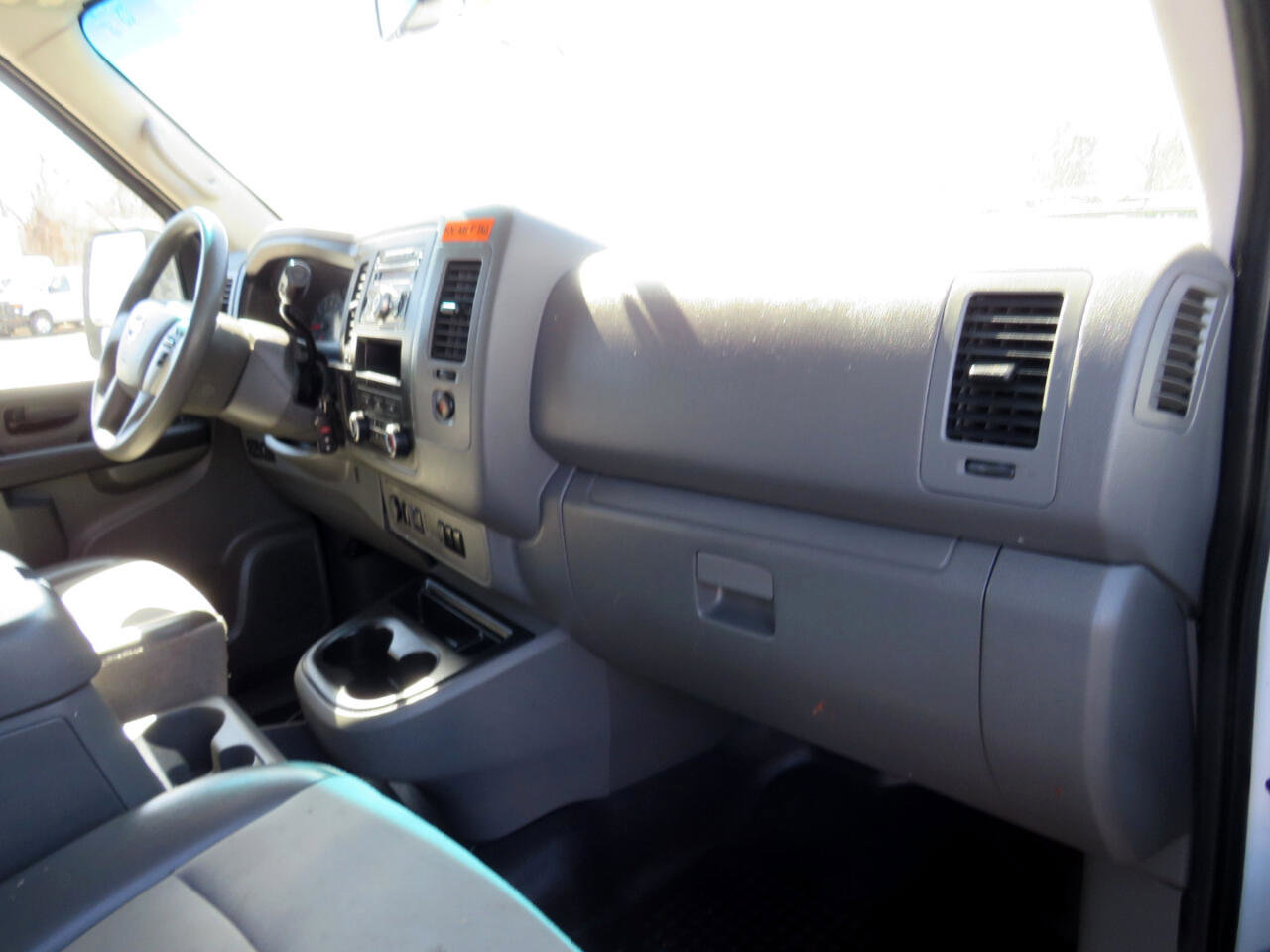 Used 2017 Nissan NV 3500 SV image 27