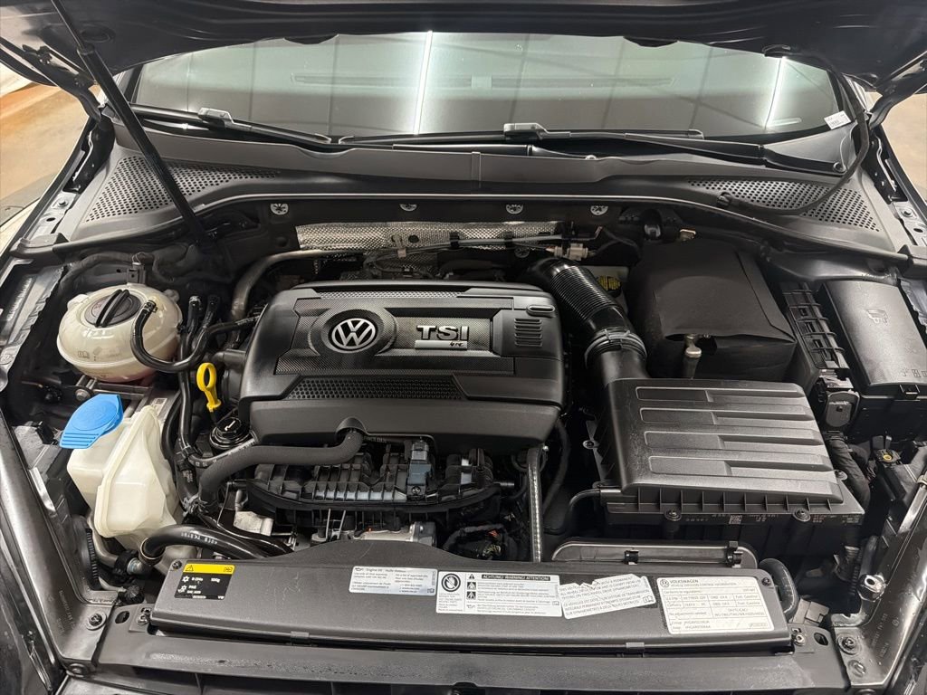 Used 2016 Volkswagen Golf 4-Door image 31
