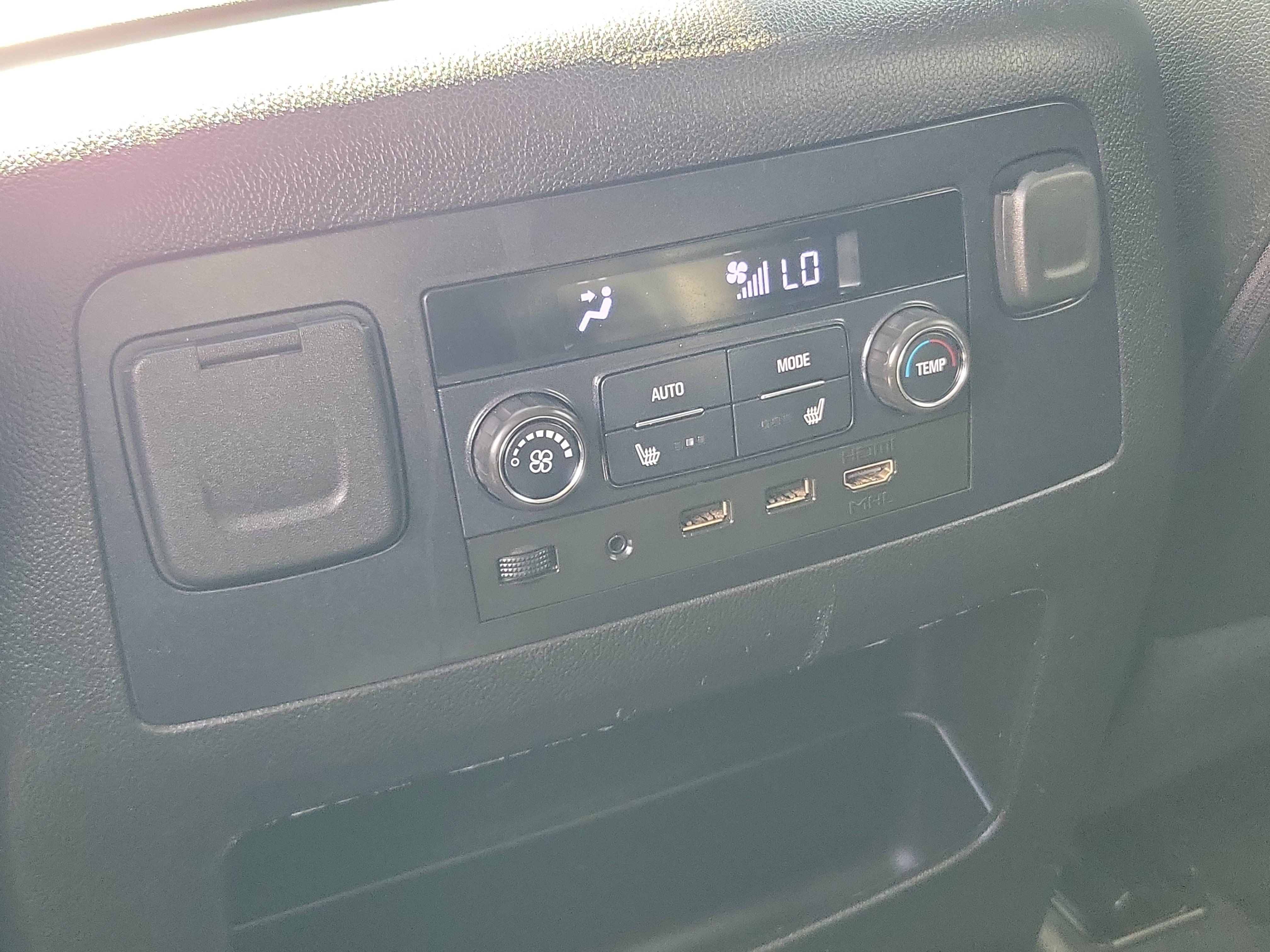 Used 2020 Chevrolet Suburban LT AWD/4WD image 18