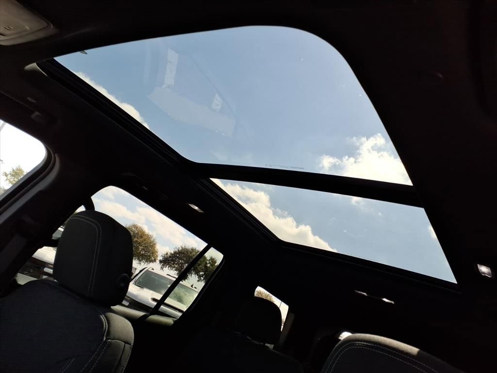 New 2026 Chevrolet Traverse LT w/ Sun and Wheel Package image 12