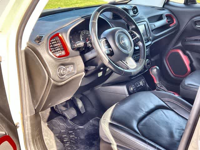 Used 2016 Jeep Renegade Trailhawk w/ Premium Trailhawk Package AWD/4WD image 3