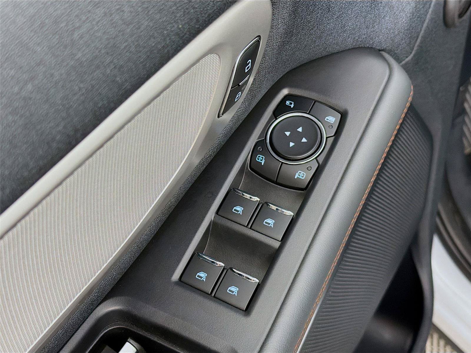 Used 2025 Ford Expedition Active AWD/4WD image 24