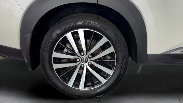 Used 2024 Nissan Pathfinder Platinum image 36