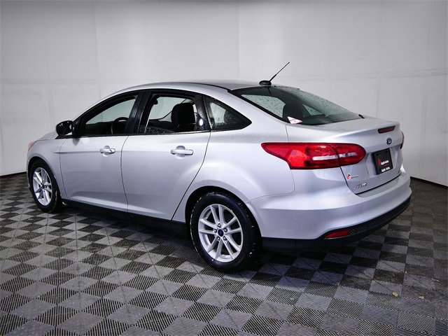 Used 2016 Ford Focus SE w/ SE Power Seat Package image 7