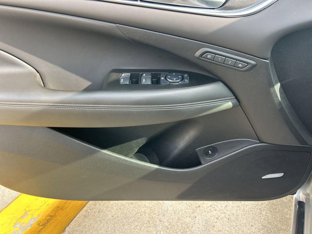 Used 2017 Buick LaCrosse Premium w/ Driver Confidence Package #2 FWD image 16