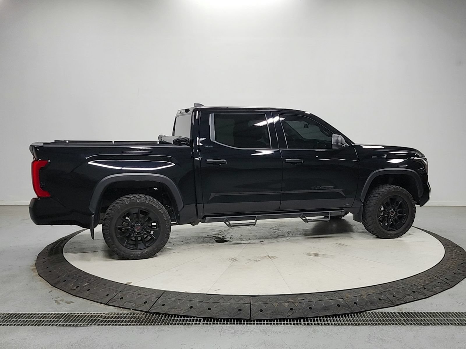 Used 2024 Toyota Tundra SR5 AWD/4WD image 8